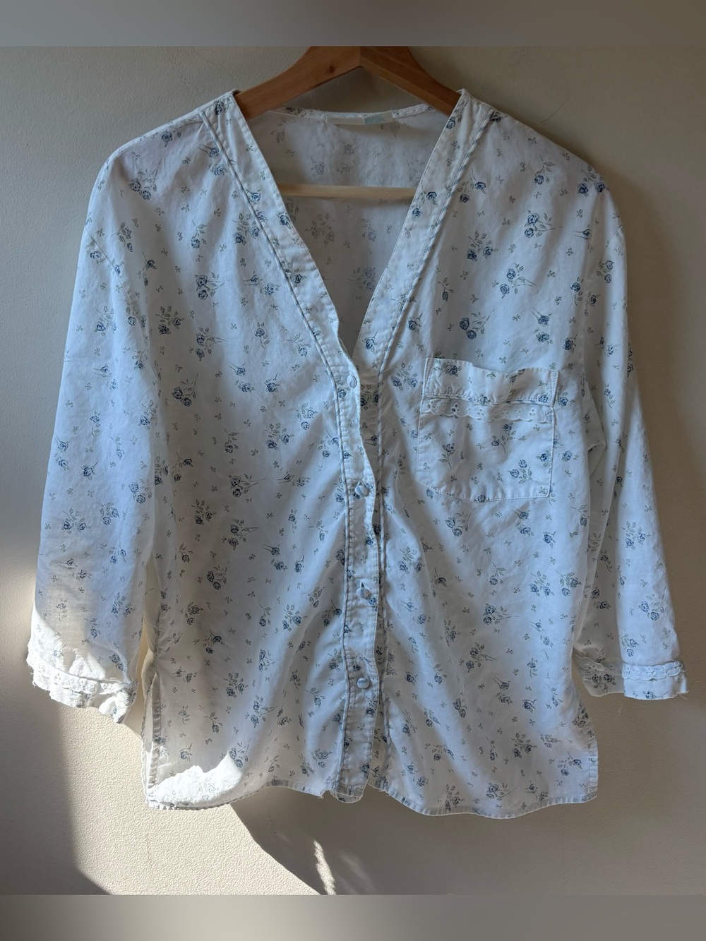 Gilligan O’Malley Vintage White Floral Button-Up Top